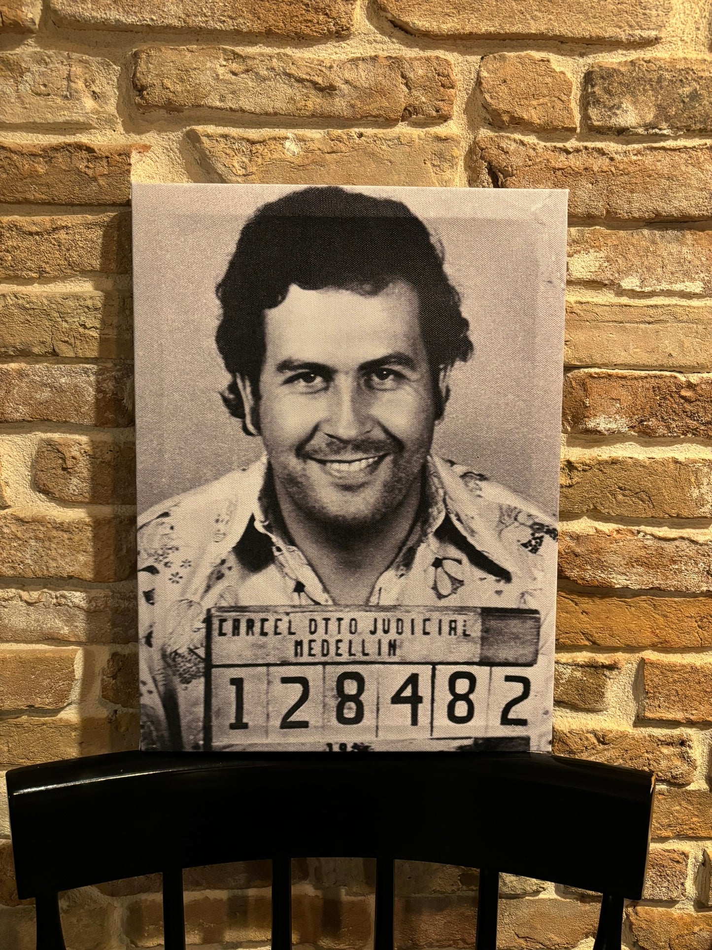 Special: Pablo Mugshot 30x40cm